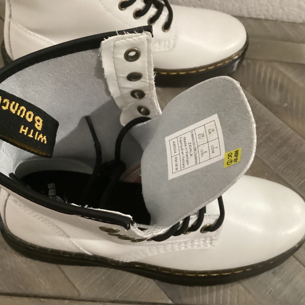 Dr. Martens Zavala Combat Boots Women's, size 8 - Picture 7 of 10